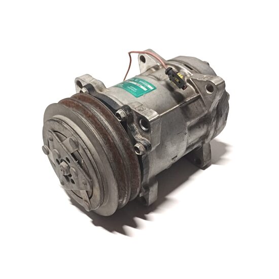 COMPRESOR AC SECOND HAND 04437339/10; SANDEN;  82/9202-104; 9202-104; B105543; SD7H15-8181; SD7H15/8181; SD7H15818;  4437339, 443733910, 4709, 04437339, 04437339/10, 60506146, 84018078, 84056429, 8964678, 89831429, 9831429, V37104800;